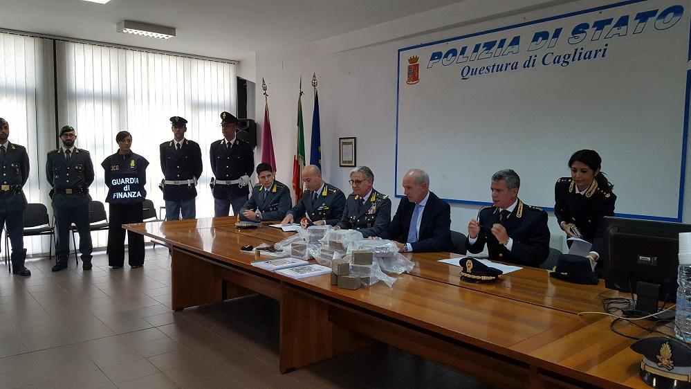 Traffico di droga tra Napoli e Cagliari, undici persone arrestate