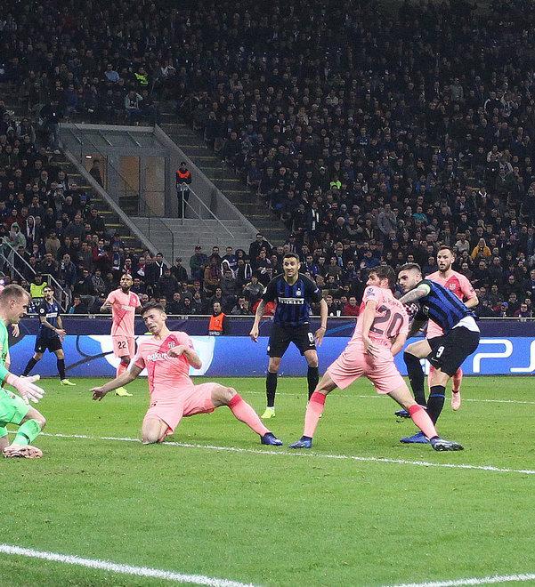 Il gol di Icardi al Barcellona