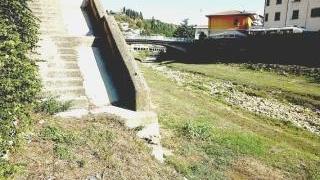 L'Arno adesso è più pulitoma gli argini d'Orme e Pesa sono invasi dai rifiuti