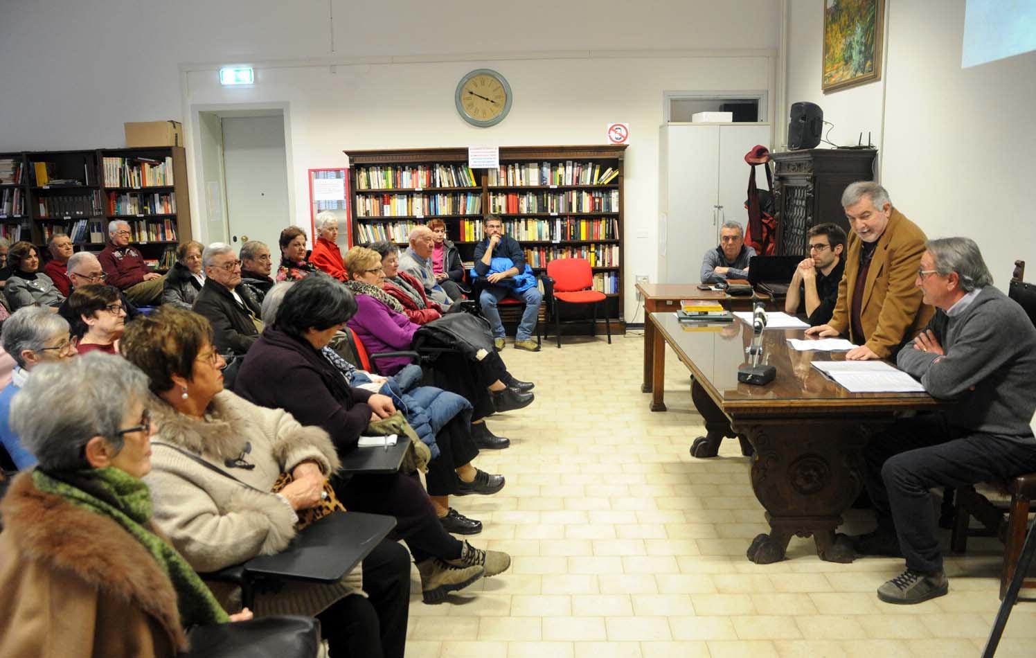 Un’affollata conferenza di Pablo Gorini all’UniTre (foto Paolo Barlettani)