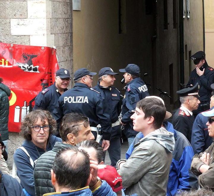 I sindaci si preparano alla marcia su Roma «Di Maio ci riceva» 