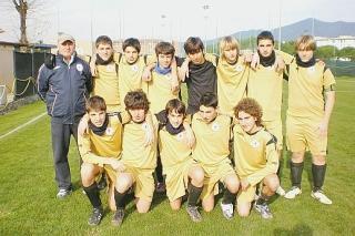 Da sinistra le squadre Giovanissimi, Giovanissimi B e Esordienti del Porta a Piagge