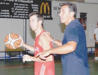 L’allenatore Marco Mori con Corsini