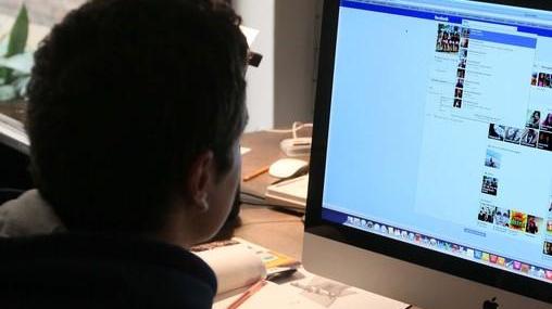 Ragazzi come “eremiti” Non studiano né escono La Rete è l’unico amico