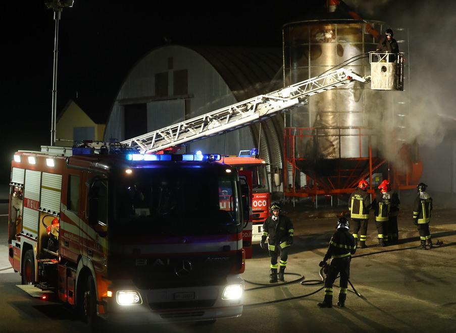 Fiamme in un silo di semi di girasole Paura alla “Garusola” 