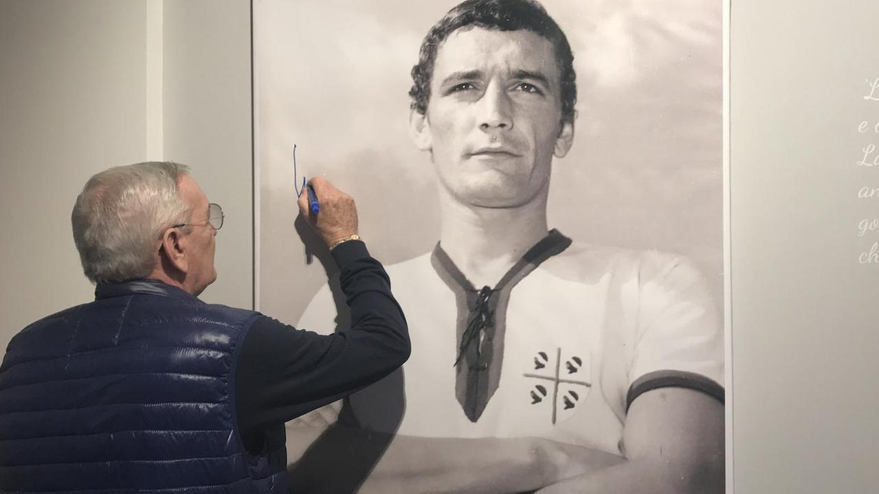 Gli auguri del Cagliari a Gigi Riva «Un moderno eroe da romanzo»