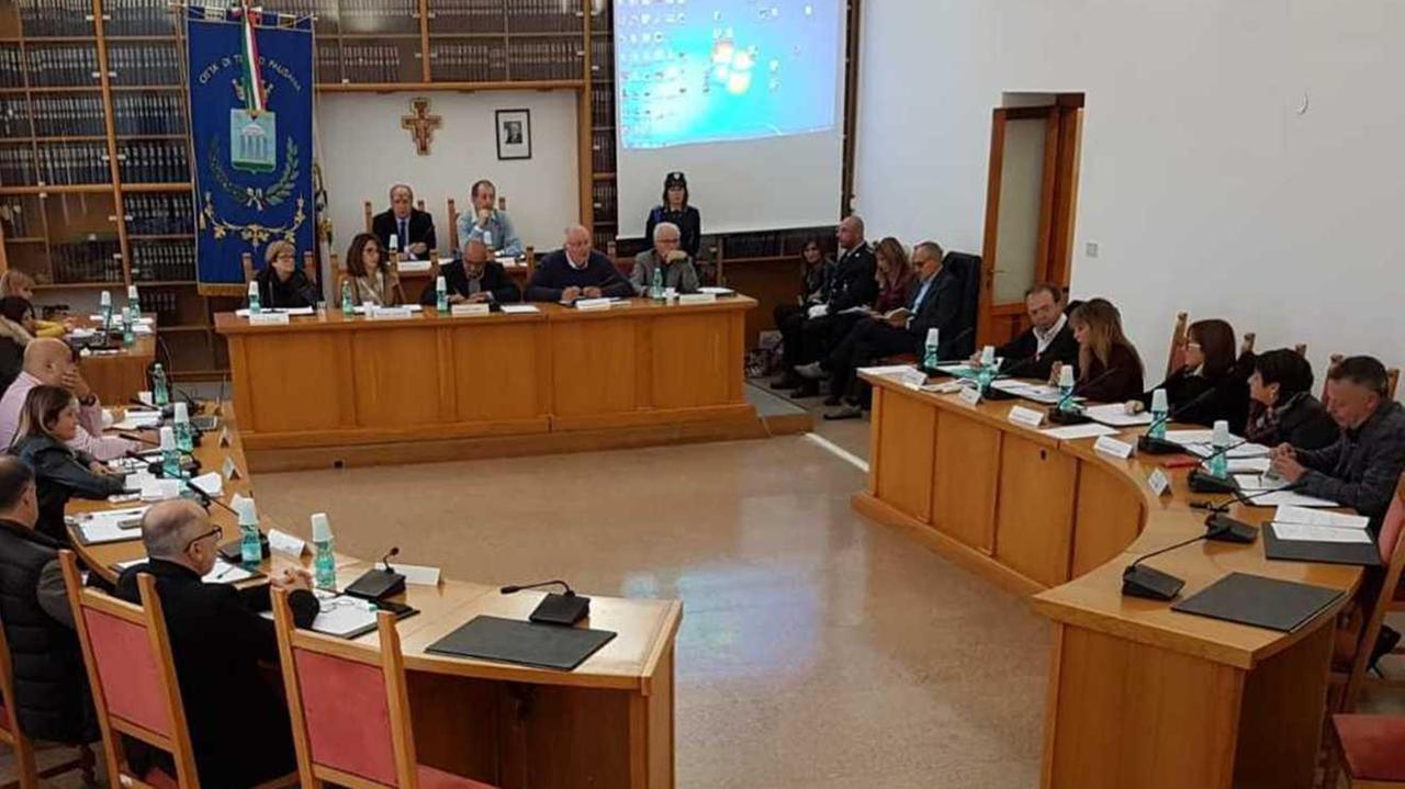 Consiglio unito sulla sanità ma sulle interrogazioni è lite