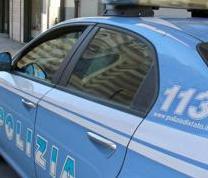 Una serra di marijuana in una stanza della casa 