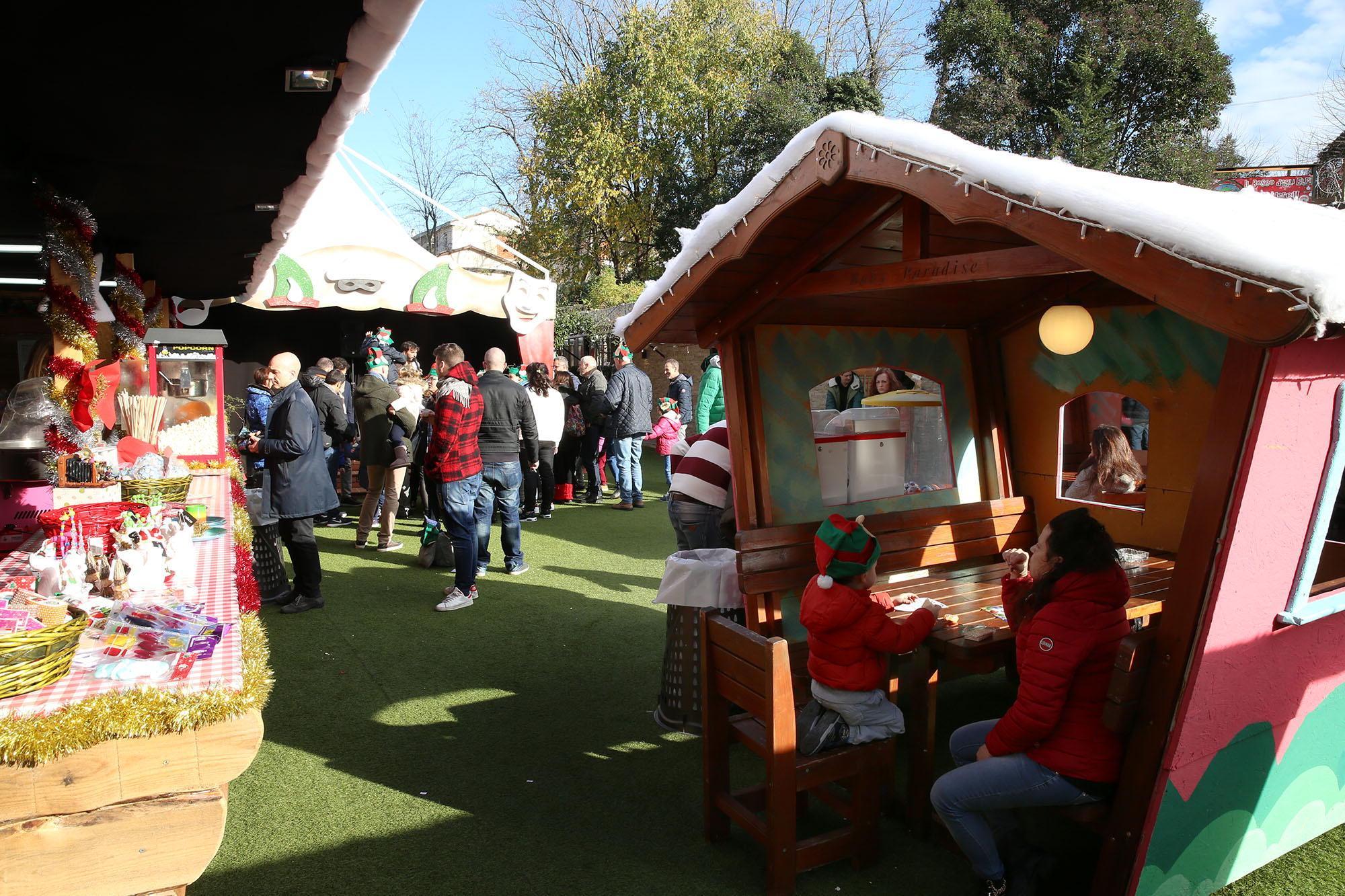 Città del Natale: dal circo, all’aurora boreale, alla Baita 