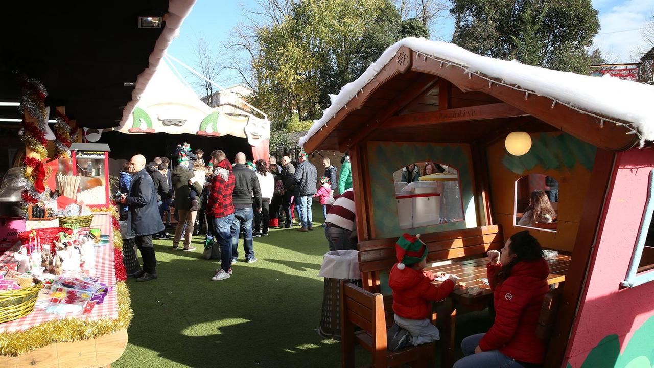 Città del Natale: dal circo, all’aurora boreale, alla Baita