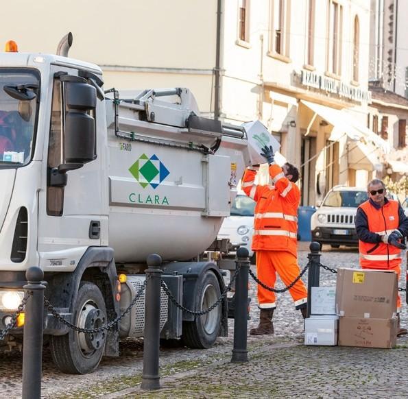 Marcia indietro da parte di Clara, la consegna sacchi non cambierà 