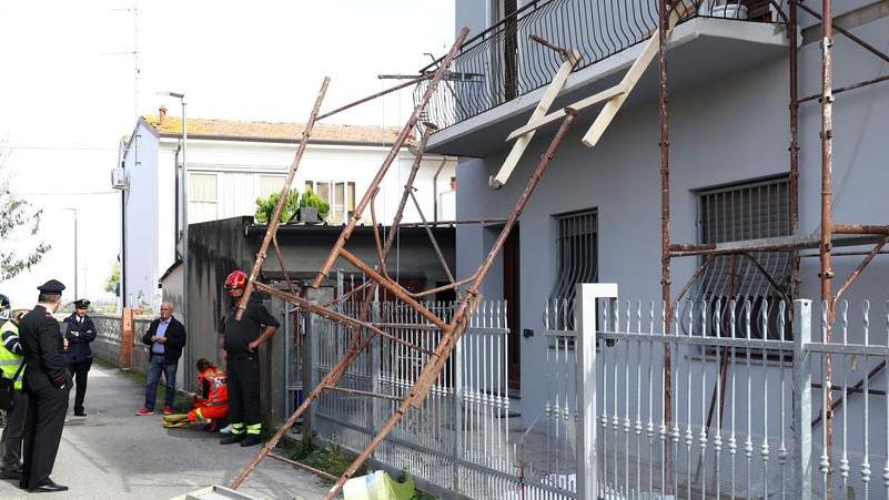 Dopo la morte dell’operaio indagini sulla sua attività