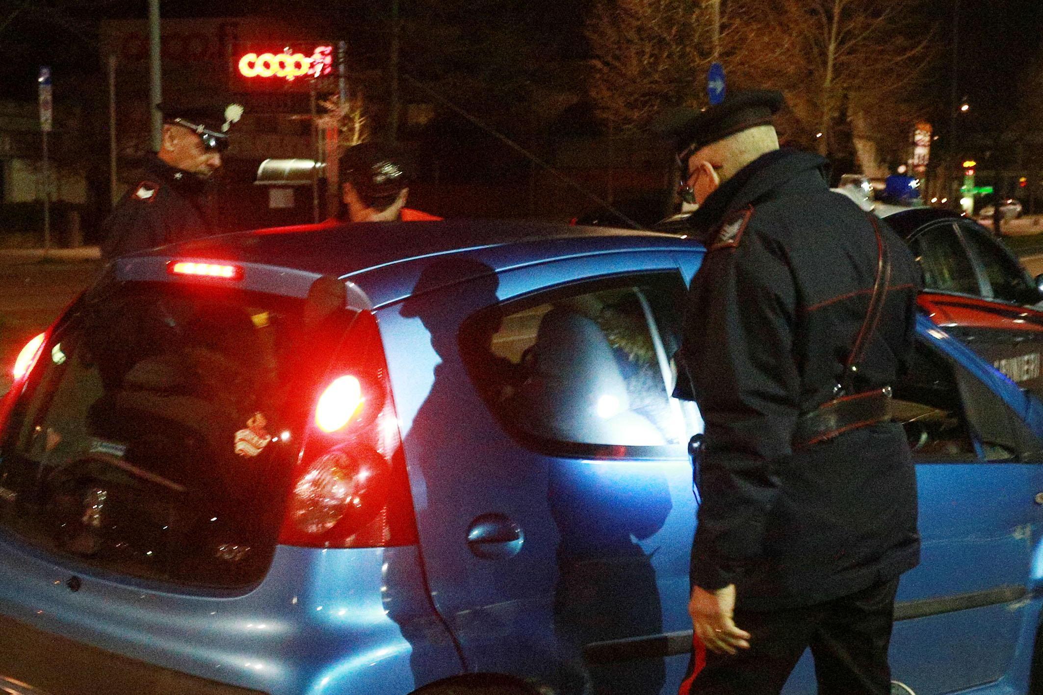 Un controllo dei carabinieri nella zona del Mind (foto d'archivio)