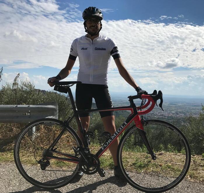 Bicicletta, testa e tanta forza di volontà Ecco Francesco, più forte della malattia