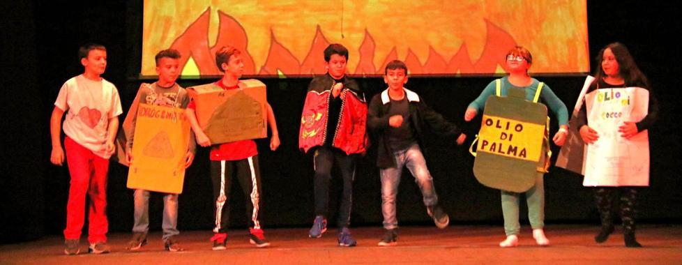 Studenti attori gli alunni delle Campana sul palco