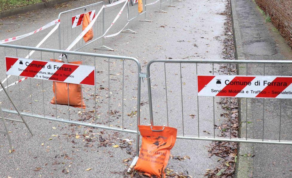 Il muro resta pericolante
