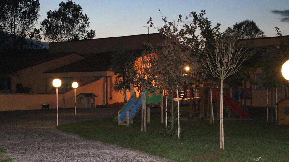 L’ira dei genitori delle materne per l’uscita anticipata alle 15