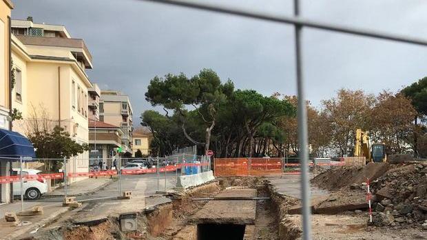 Blitz degli artificieri rimosse le due bombe spuntate nella piazza
