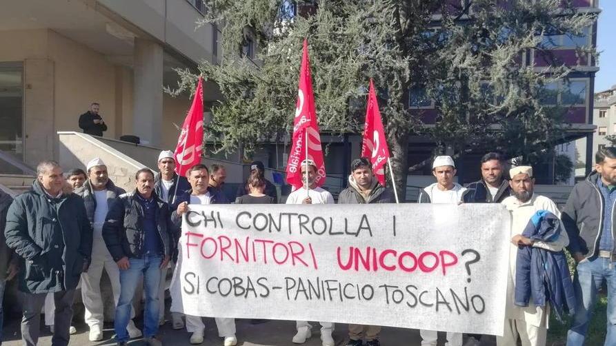 I lavoratori del Panificio Toscano in sciopero
