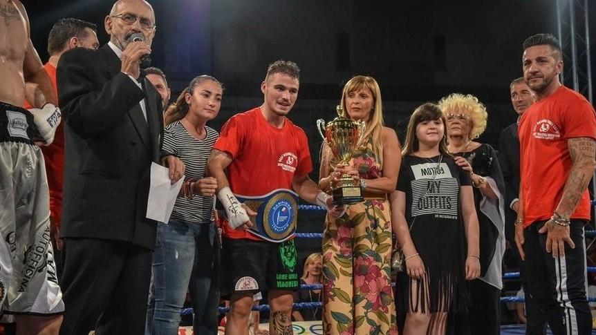 È la notte dei pugni Magnesi difende il titolo dei superpiuma dall’assalto di Carafa
