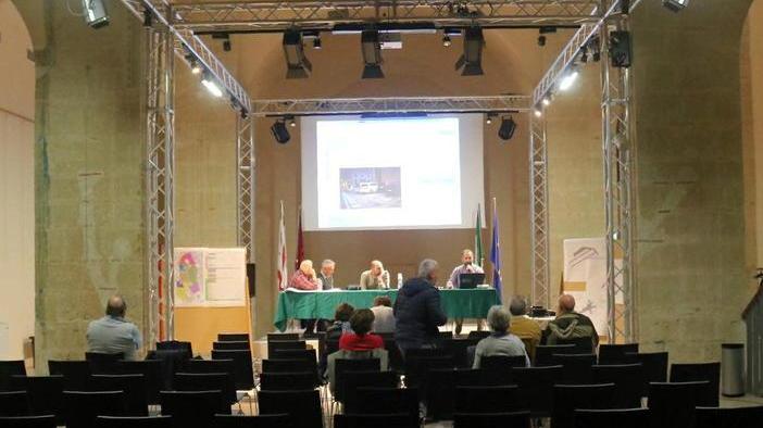 Stalli blu: «Trovare posto è una lotteria, o vendiamo la casa o l’auto»