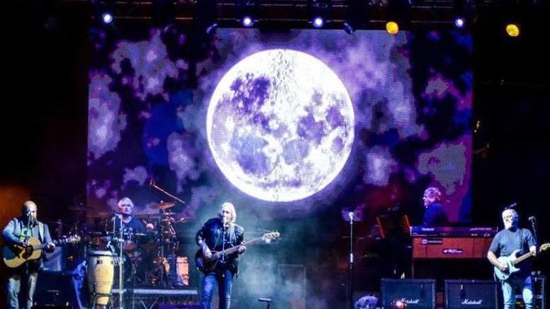 I Nomadi al palasport Sul palco 55 anni di storia della musica