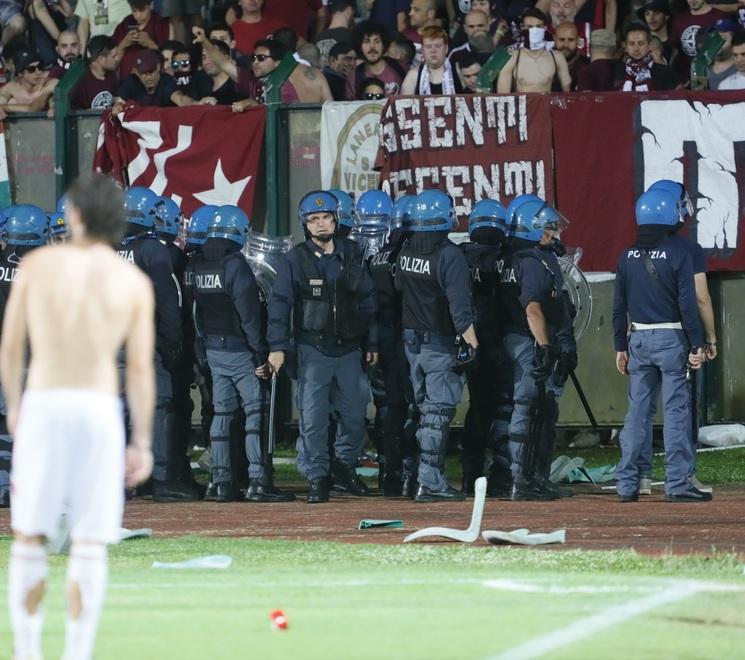 In arrivo altri Daspo a Reggio per i disordini in curva a Siena 