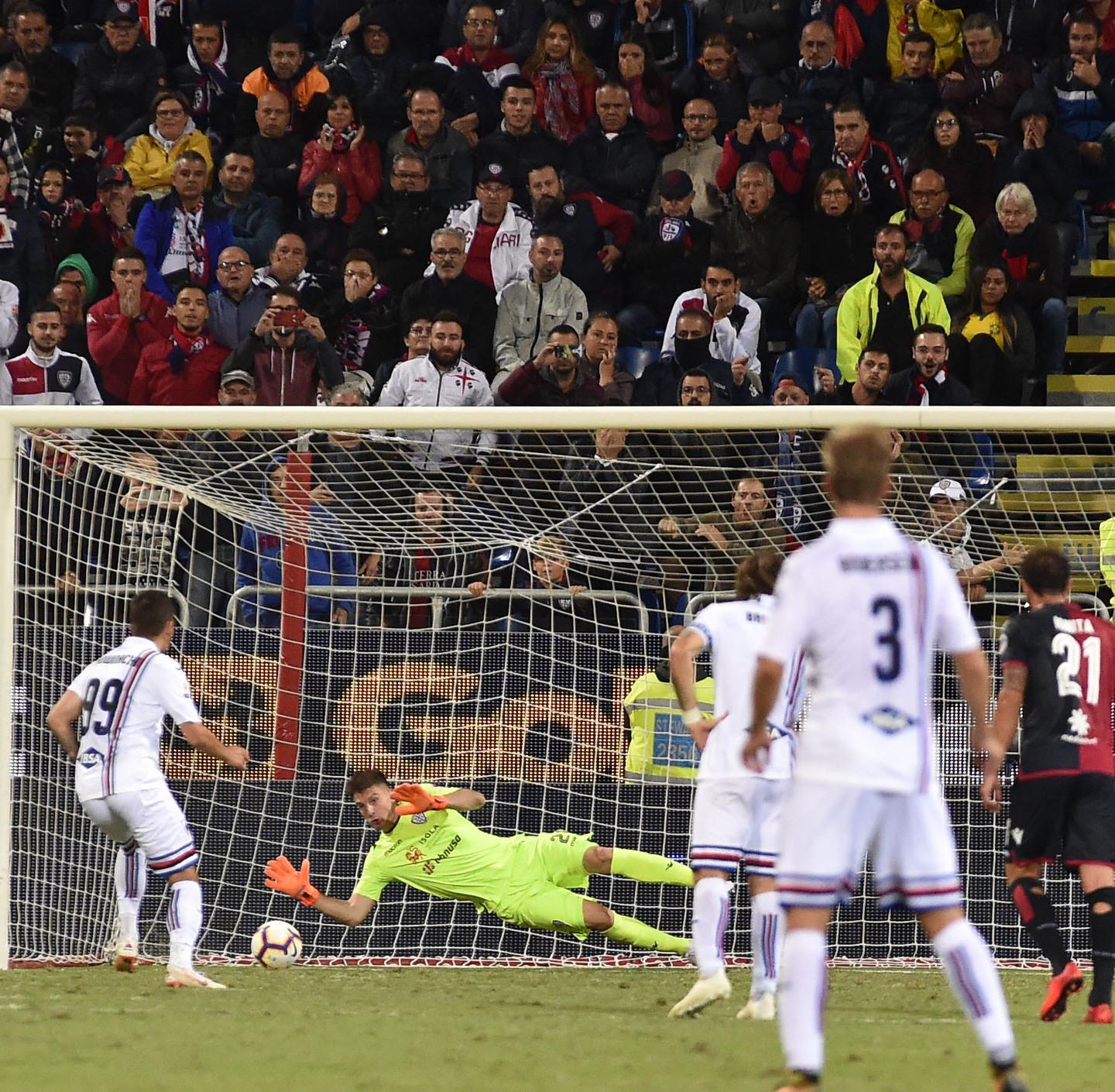 I ragazzi e il sonno perduto: se non dorme otto ore lo studente va male e il portiere prende gol 