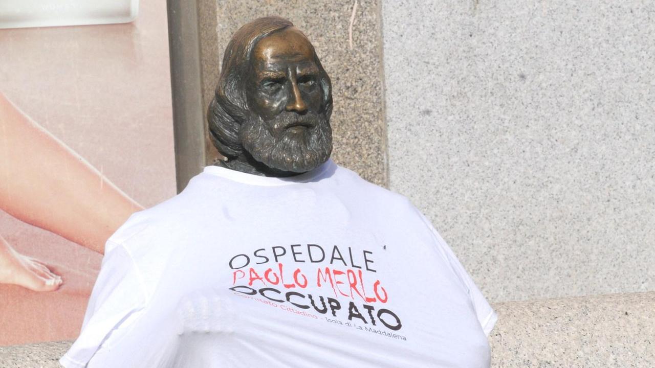 C’è anche Garibaldi al sit-in di protesta per l’ospedale Merlo 