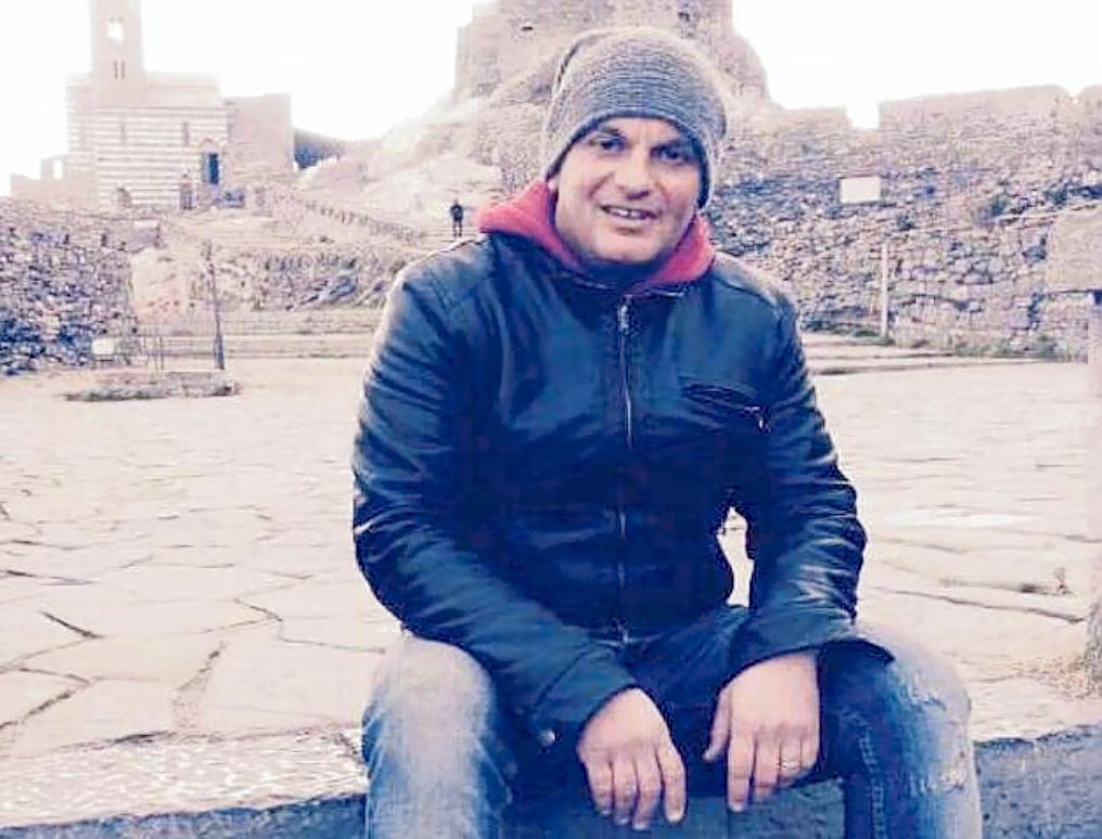 Compra due pagine di giornale per chiedere alla ex di sposarlo, il sogno di Alessandro s'infrange 