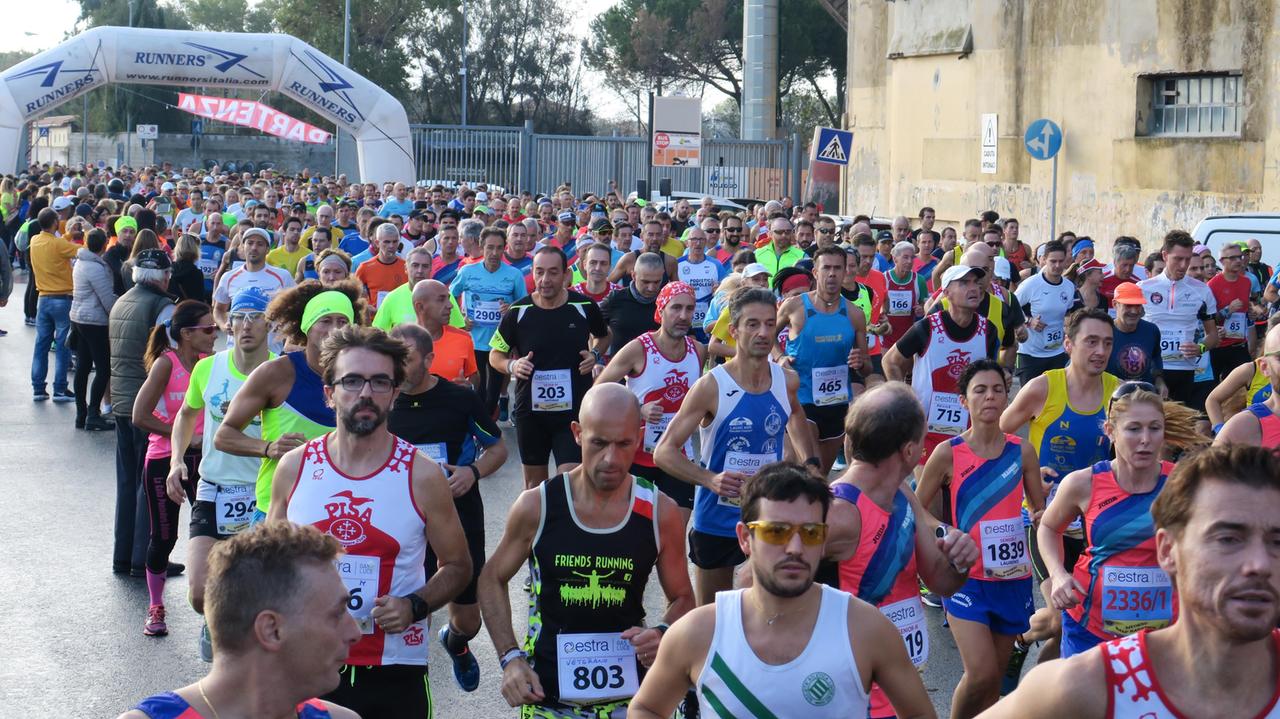Mezza maratona, in 2500 di corsa per le strade della città: vincono Farhate Salah e Astrella