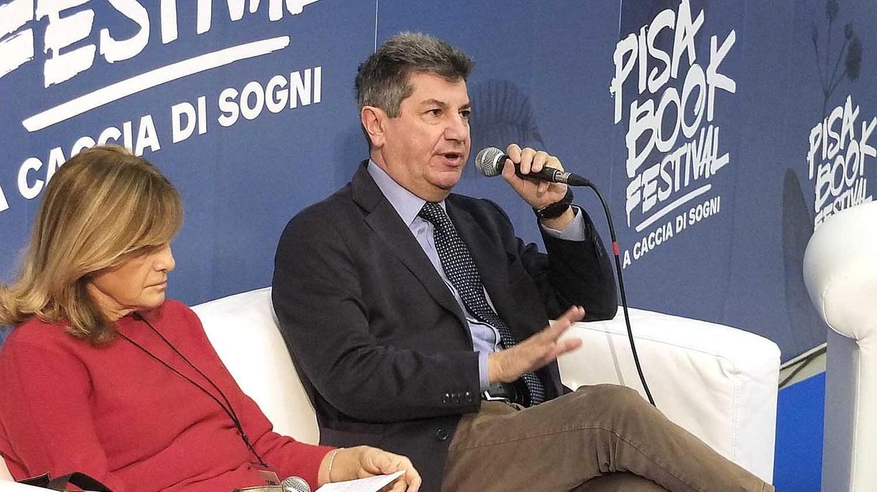 Luigi Vicinanza, con Candida Virgone, alla presentazione del libro