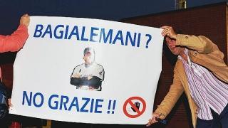 <strong>SUPERTIFOSO</strong>. Lo striscione preparato da Andrea Dani