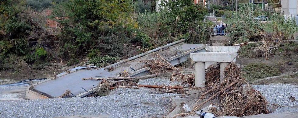 Maxi pulizia da 2 milioni: via tronchi, alberi e arbusti dal Magra e dal Taverone 
