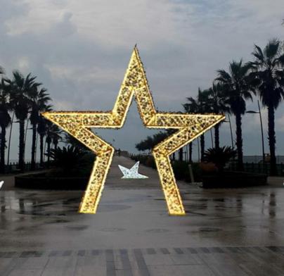 A Capezzano un albero di luci Una stella d’oro per il Pontile 