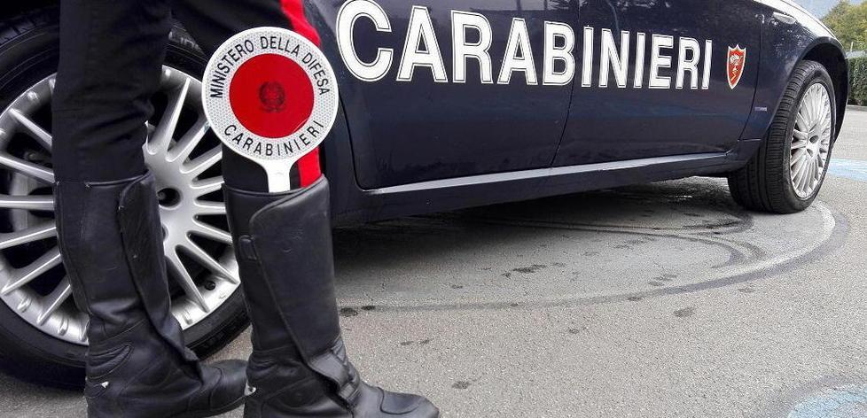 Botte e minacce ai titolari di tre bar: cacciato dalla città 