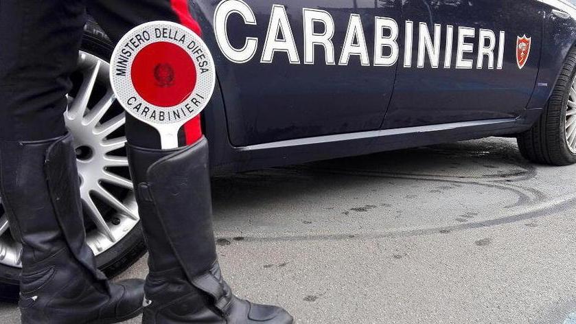 Botte e minacce ai titolari di tre bar: cacciato dalla città