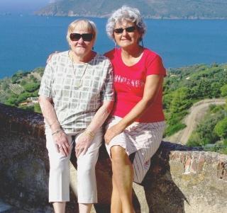 A sinistra Pauline Chelini, accanto la cugina Pauline Corsetti
