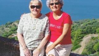 A sinistra Pauline Chelini, accanto la cugina Pauline Corsetti
