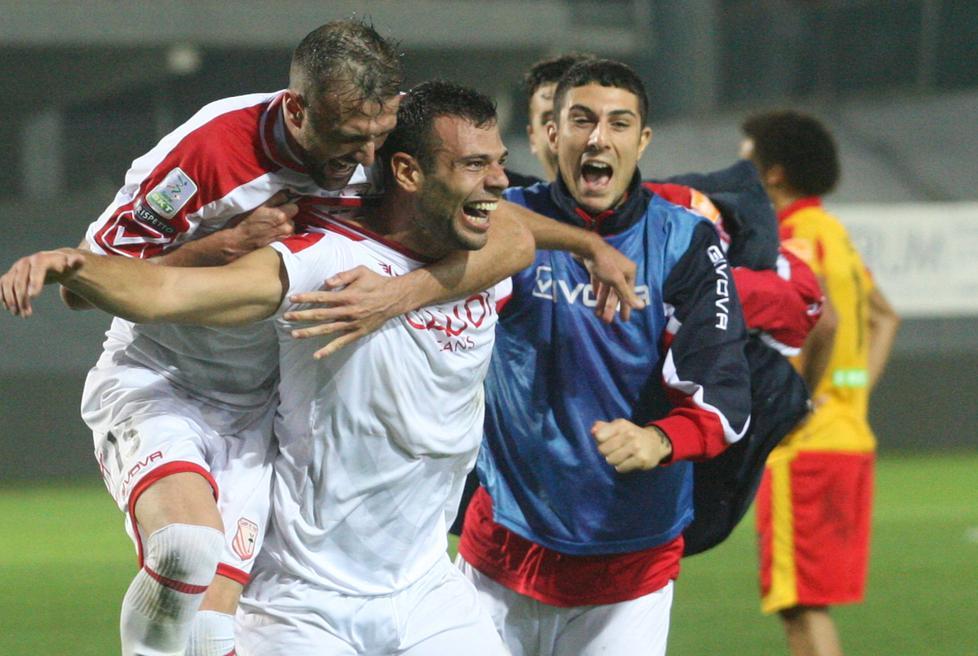 Il Carpi non muore mai: che rimonta col Benevento 