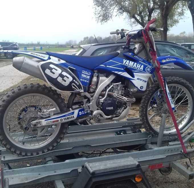 Perde il controllo della moto Cade durante le prove in pista 
