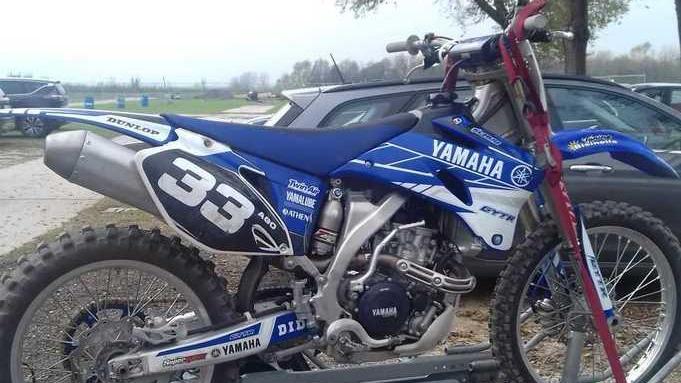 Perde il controllo della moto Cade durante le prove in pista