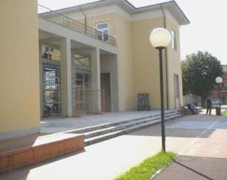 L’esterno dell’istituto di Capannori