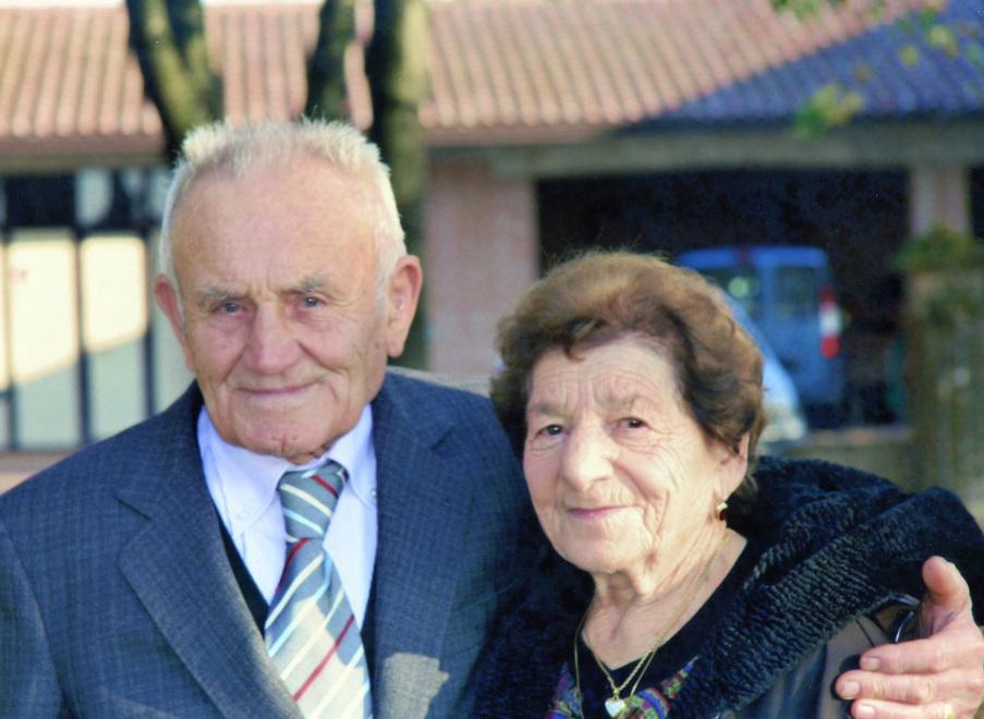 Angiolino e Claudina festeggiano in teatro i 70 anni dalle nozze