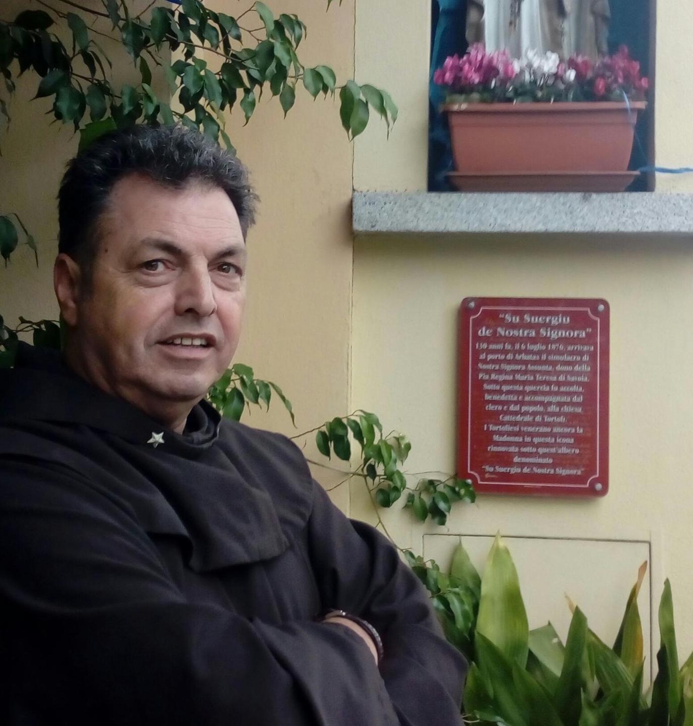 Padre Asunis visita la stazione dell’Arma