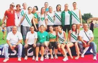 La squadra femminile dell’Atletica Livorno che a Montecassiano ha conquistato la A2
