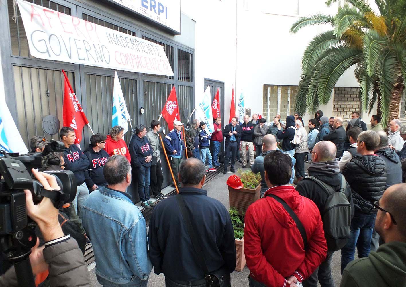 Un'assemblea dei lavoratori Aferpi
