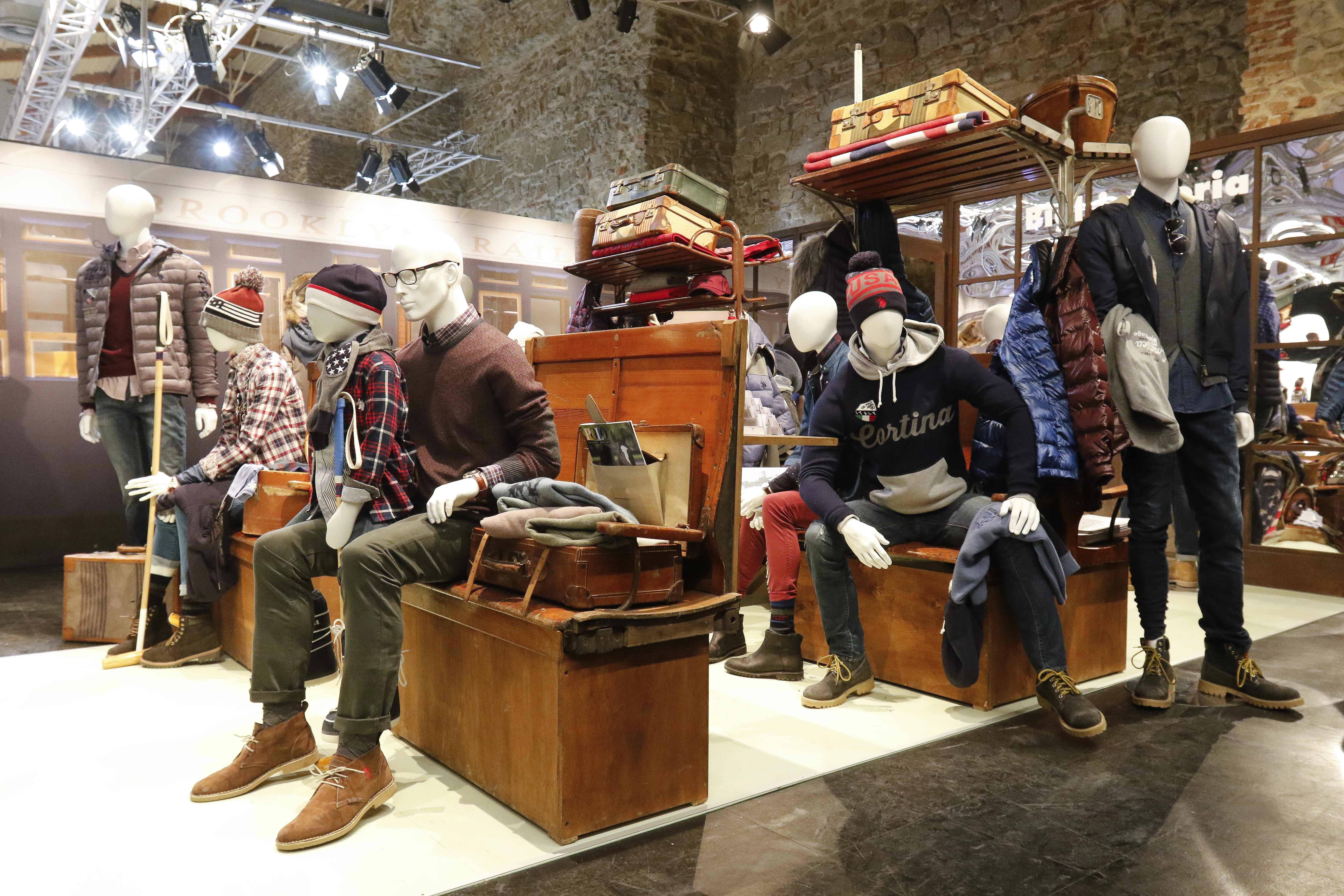 Uno stand di Pitti Uomo
