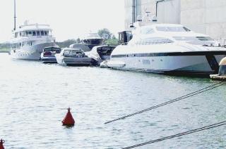 Un’immagine della darsena pisana