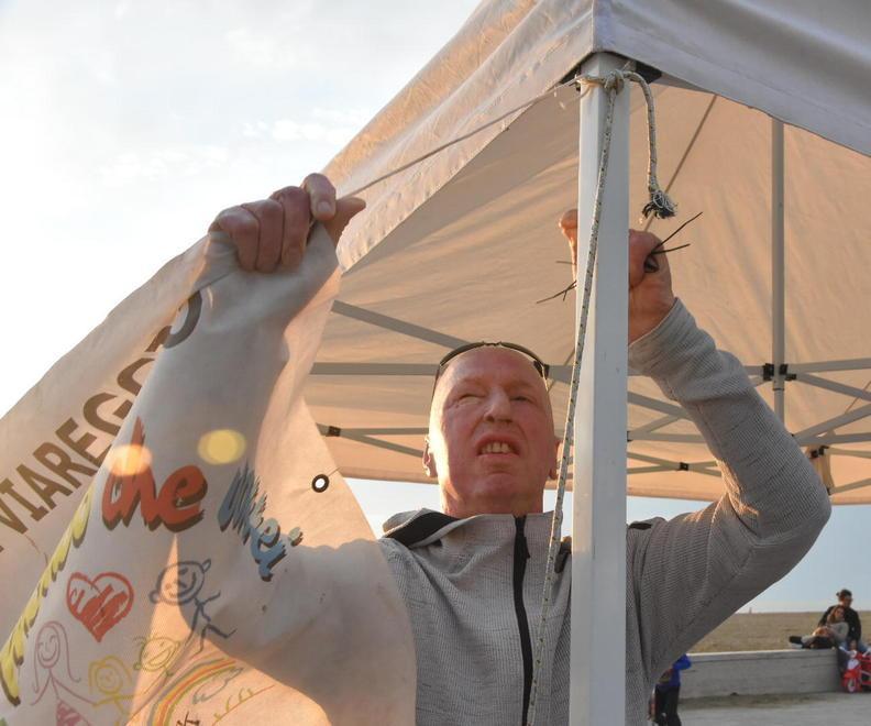 Strage, i vigili sgomberano il gazebo in Passeggiata 